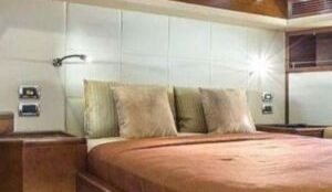 Luxury Yacht 6 Adventure Tours Dubai - Luxury Yacht