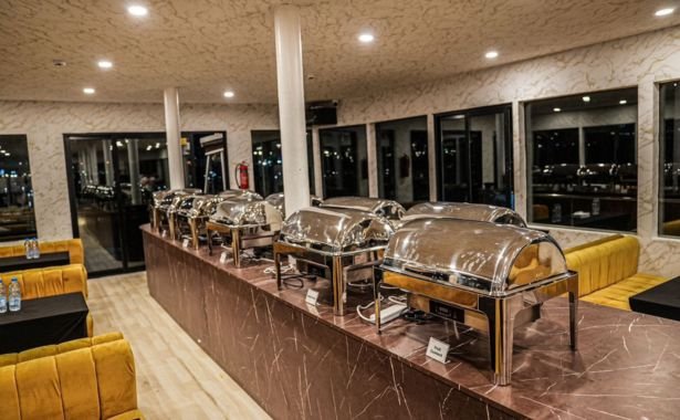 Dinner Cruise 2 Elegant Welcome Adventure Tours Dubai 2